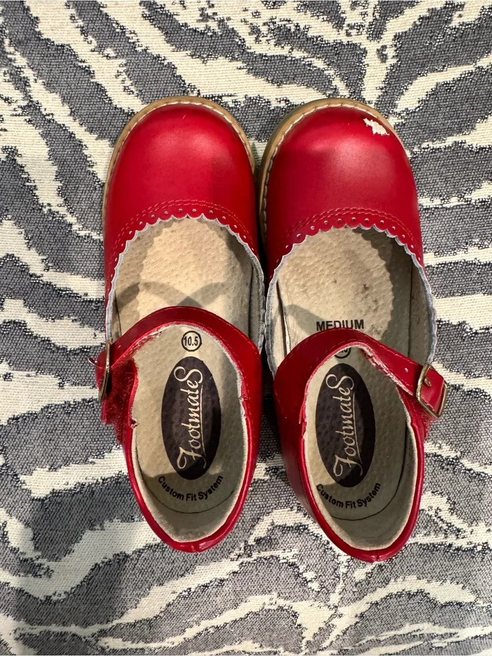 Girls Leather Footmates Size 10.5 Apple Red Allie Mary Jane Shoes